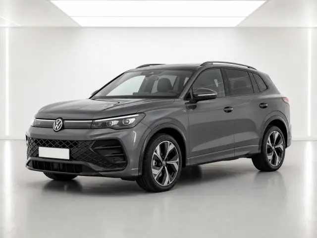 2026 Volkswagen Tiguan R-Line eTSI photographed from the front-left in the K-CARS showroom